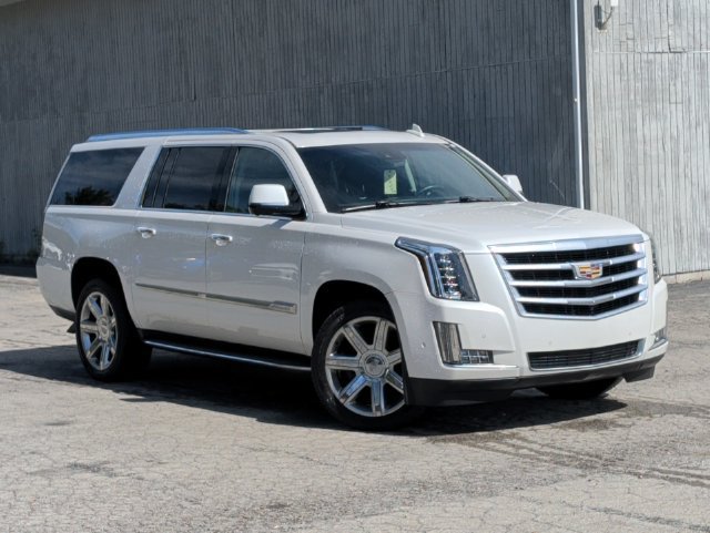 Used 2019 Cadillac Escalade ESV Luxury AWD/4WD image 12