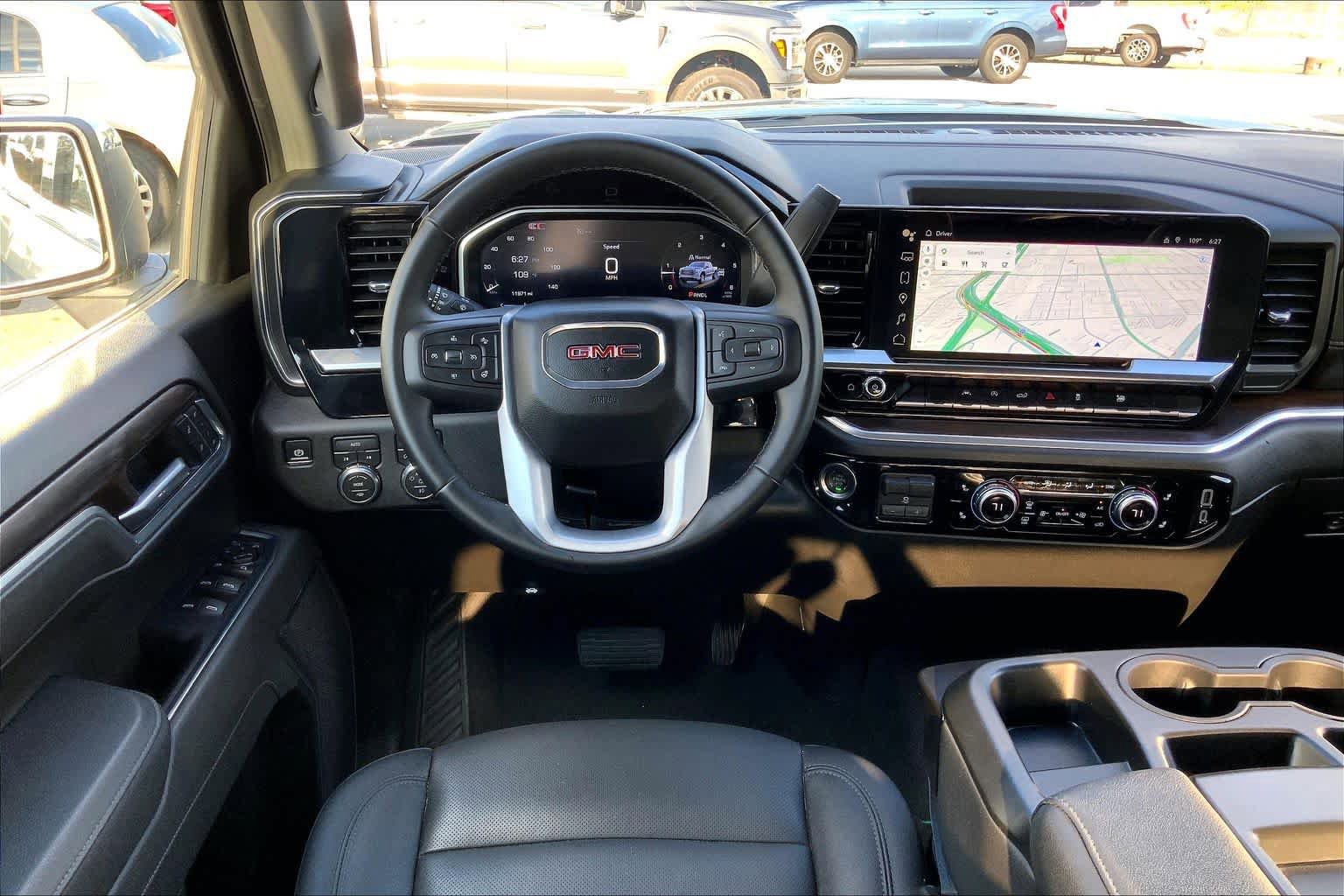 Used 2026 GMC Sierra 1500 SLT AWD/4WD image 6