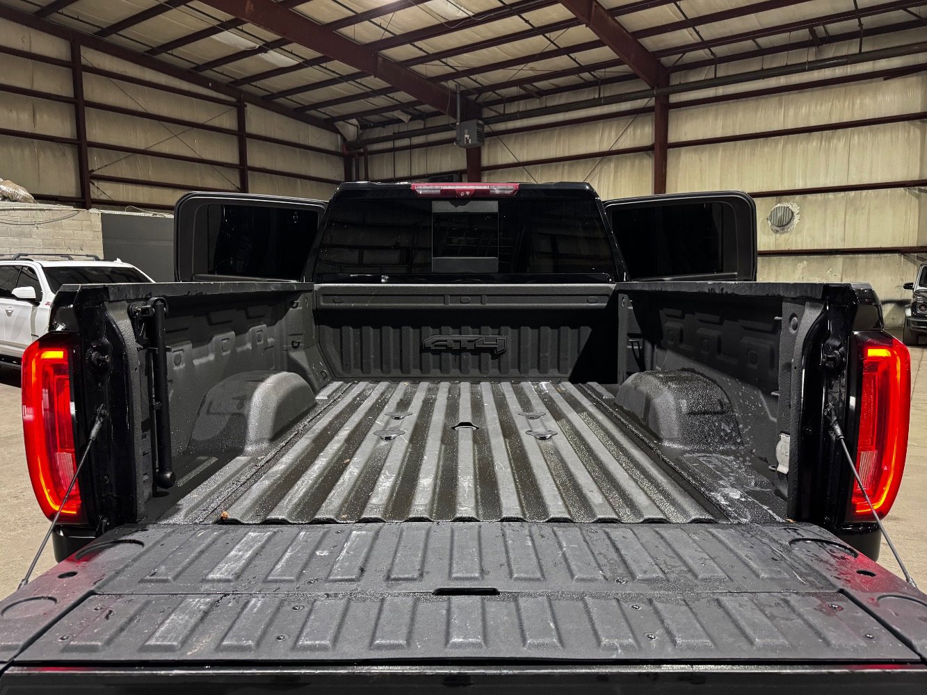 Used 2023 GMC Sierra 3500 AT4 w/ AT4 Premium Plus Package image 19