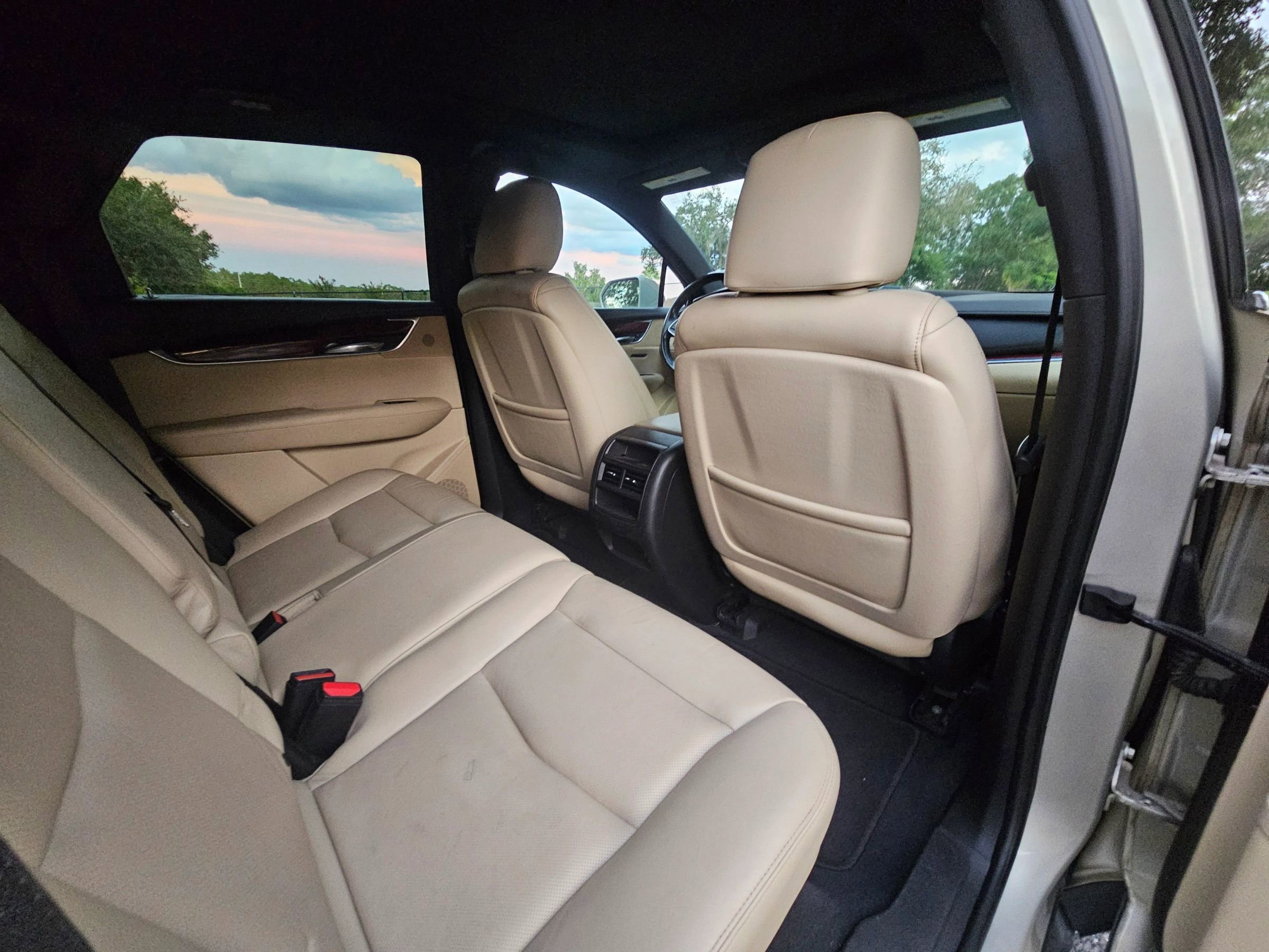 Used 2017 Cadillac XT5 Luxury w/ Driver Awareness Package image 18