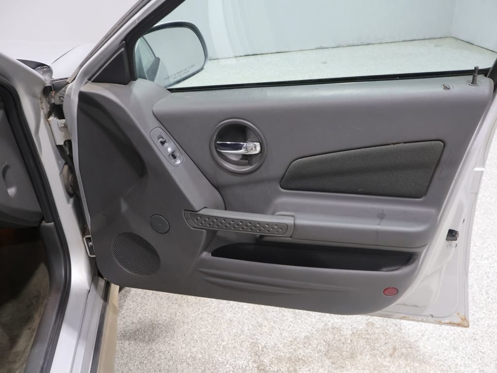 Used 2004 Pontiac Grand Prix GT2 w/ GT Sport Appearance Package FWD image 25