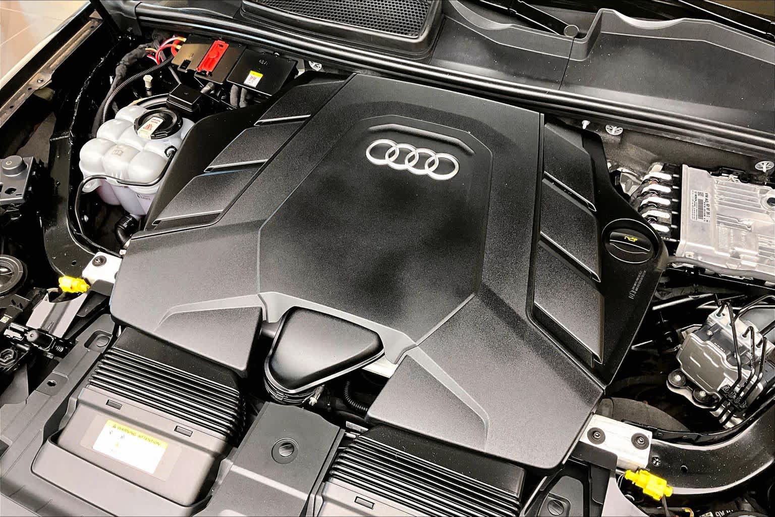 Used 2022 Audi Q7 3.0T Premium w/ Convenience Package AWD/4WD image 31