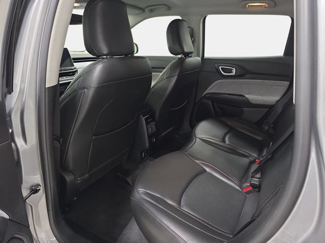 Used 2022 Jeep Compass Latitude AWD/4WD image 12