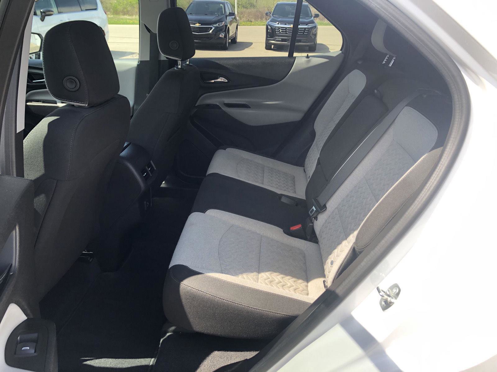 Used 2024 Chevrolet Equinox LT w/ Driver Convenience Package FWD image 13