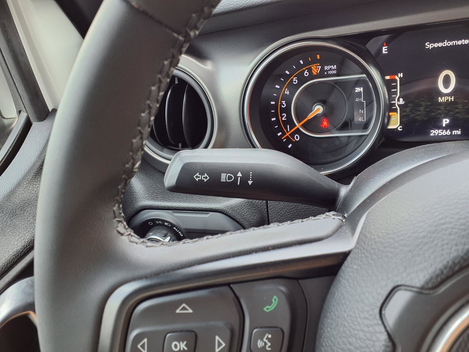 Used 2023 Jeep Gladiator Sport image 12