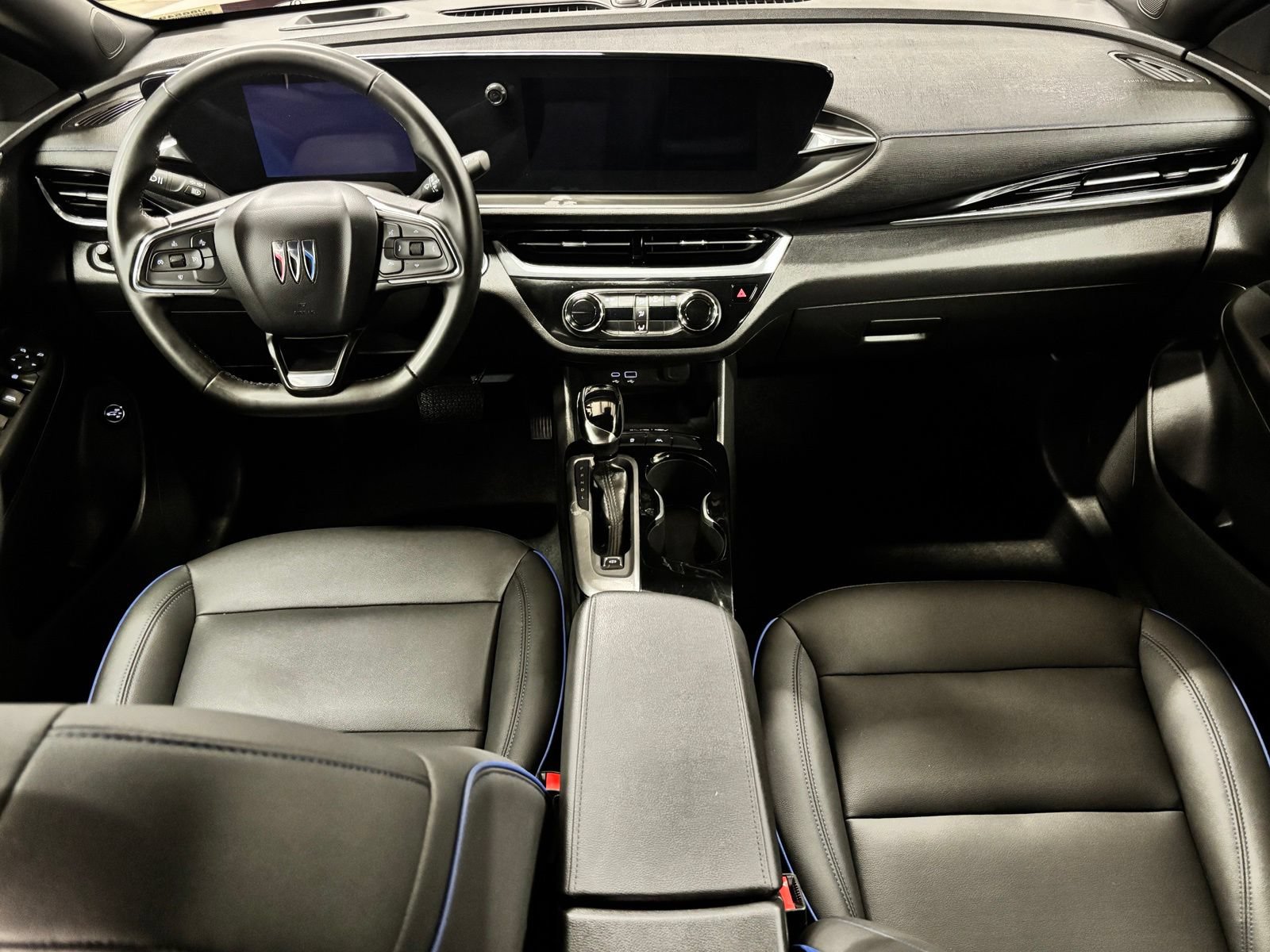 Used 2024 Buick Envista Sport Touring w/ Convenience II Package FWD image 11