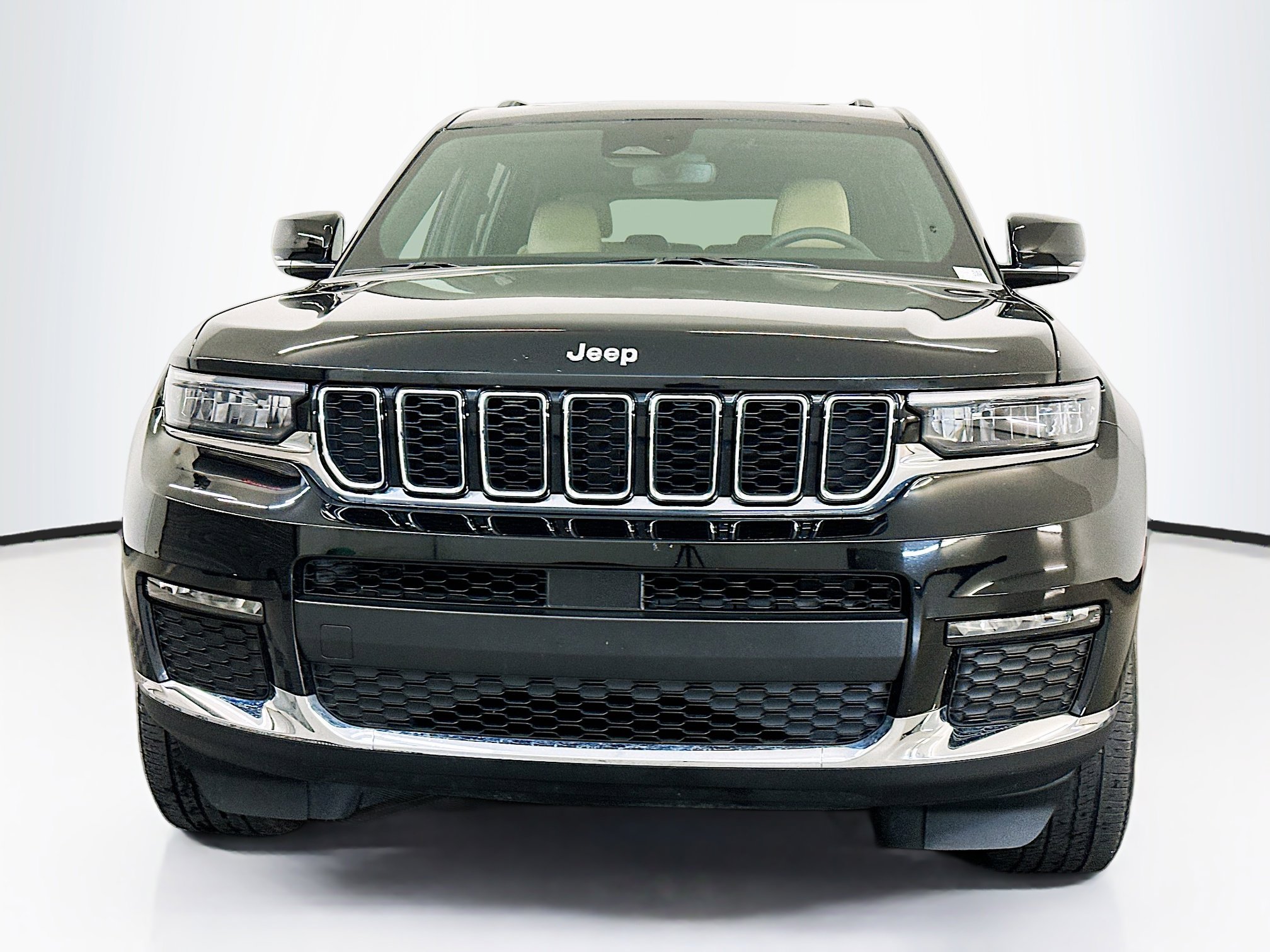 Used 2023 Jeep Grand Cherokee L Limited image 2