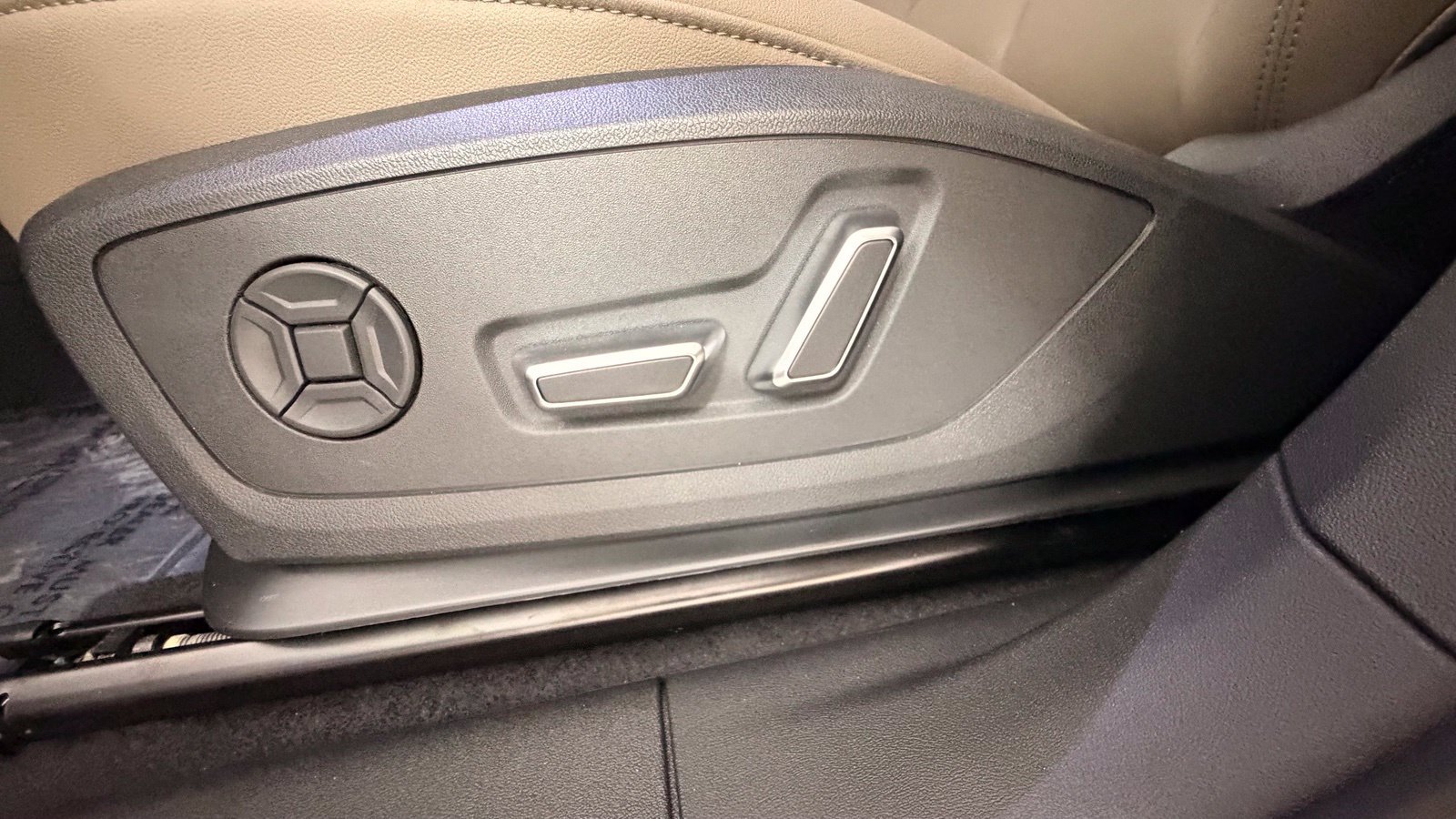 New 2026 Audi Q3 quattro 2.0T AWD/4WD image 13