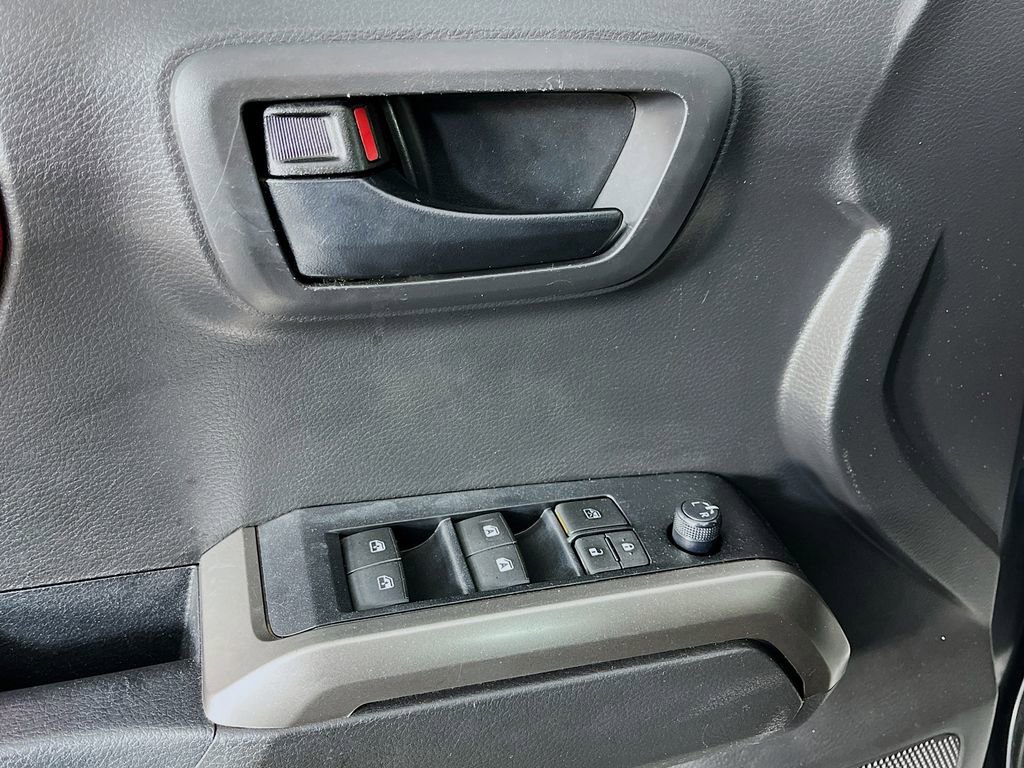 Used 2023 Toyota Tacoma SR5 AWD/4WD image 25