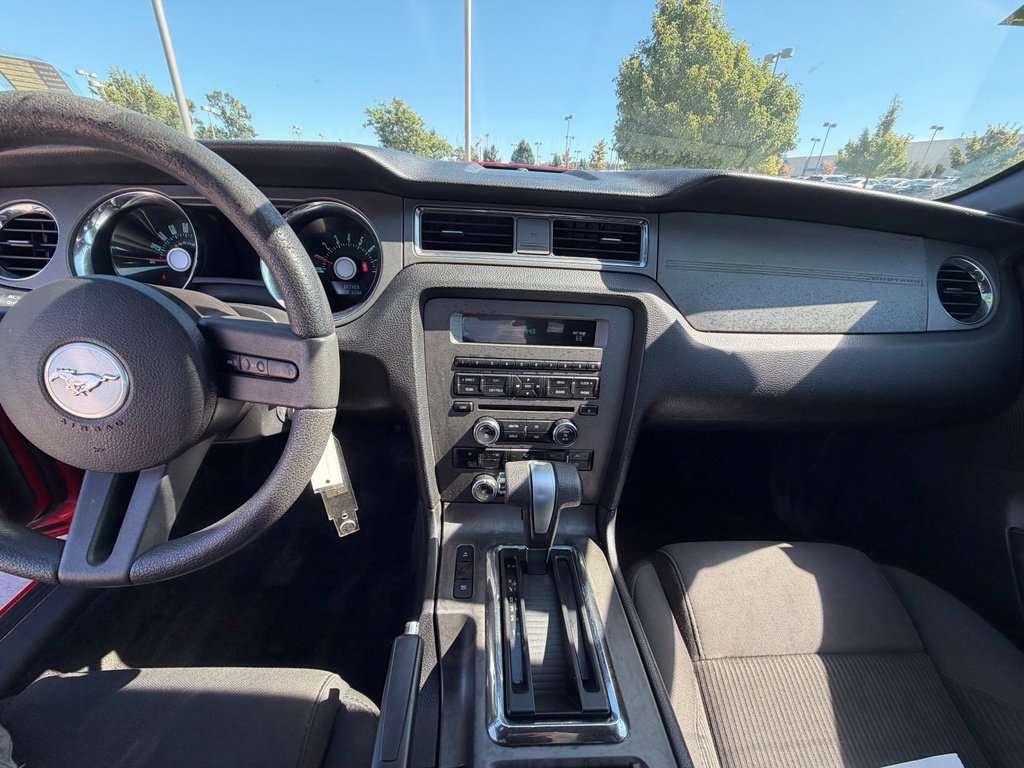 Used 2012 Ford Mustang Convertible RWD image 21