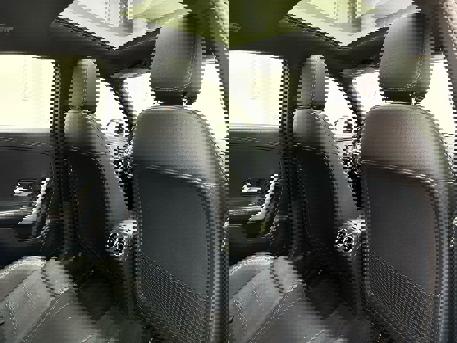 Used 2020 Mercedes-Benz A 220 4MATIC w/ AMG Line image 15