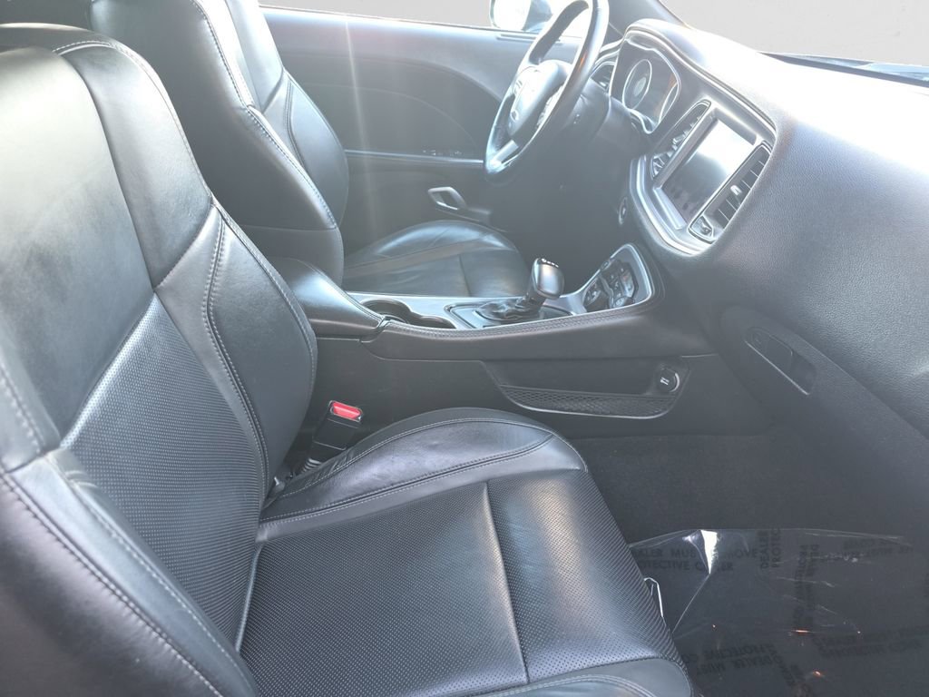 Used 2019 Dodge Challenger SXT w/ Plus Package image 17