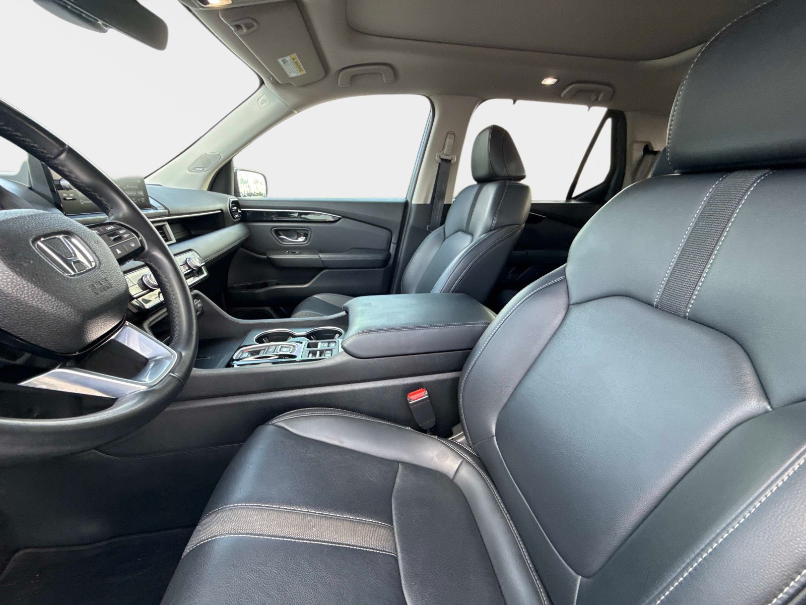 Used 2024 Honda Pilot Touring image 23