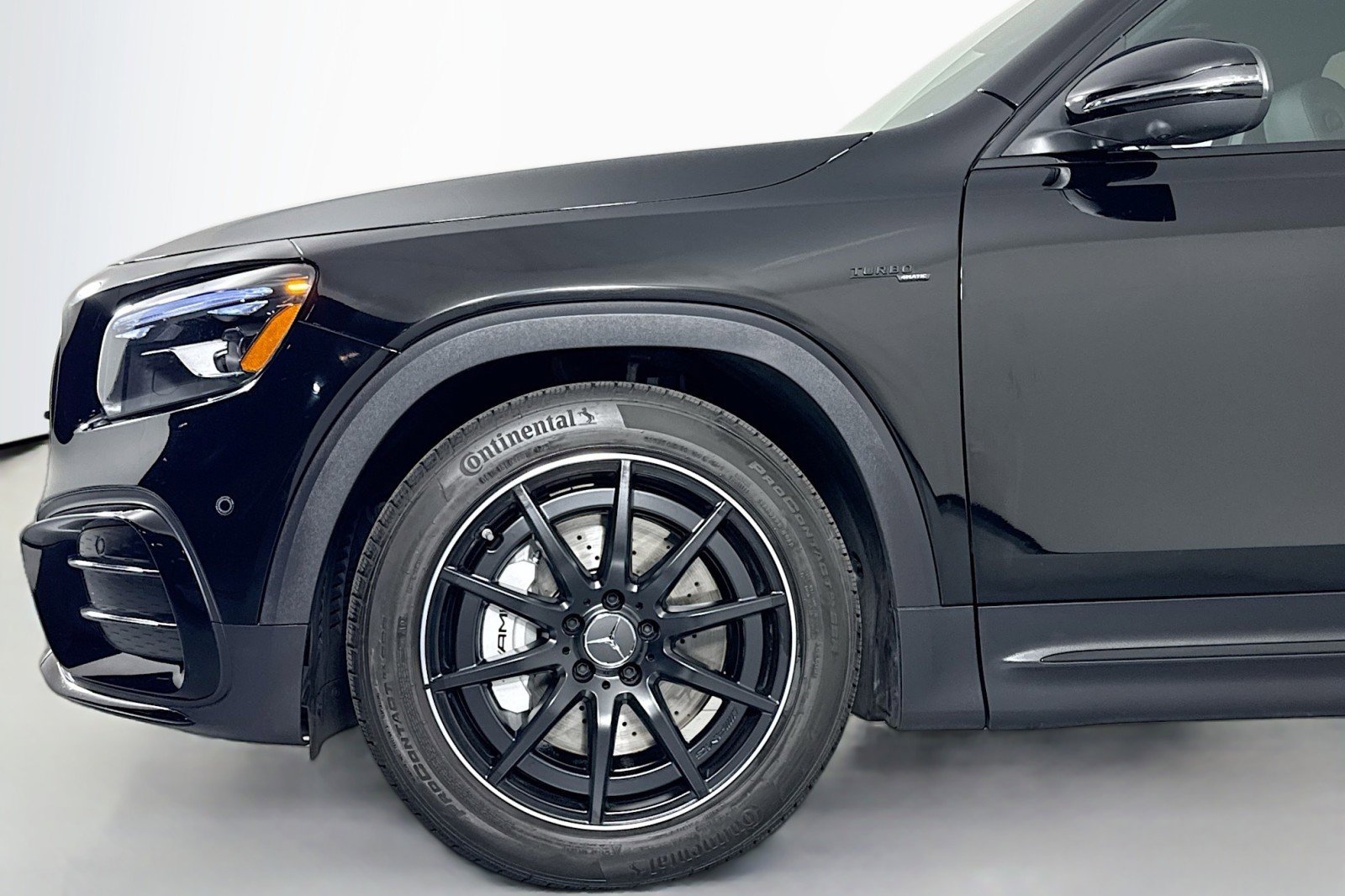 Certified 2025 Mercedes-Benz GLB 35 AMG 4MATIC image 11