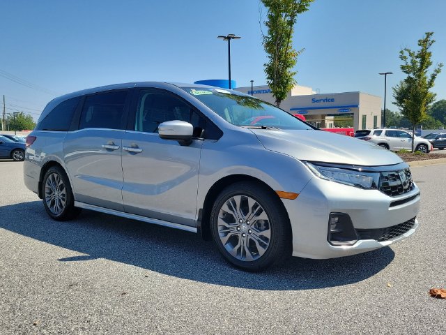 Certified 2025 Honda Odyssey Touring image 3