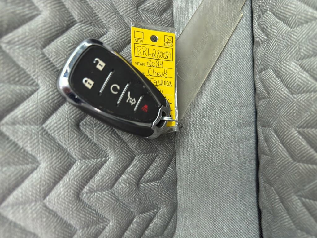Used 2024 Chevrolet Equinox LT image 33