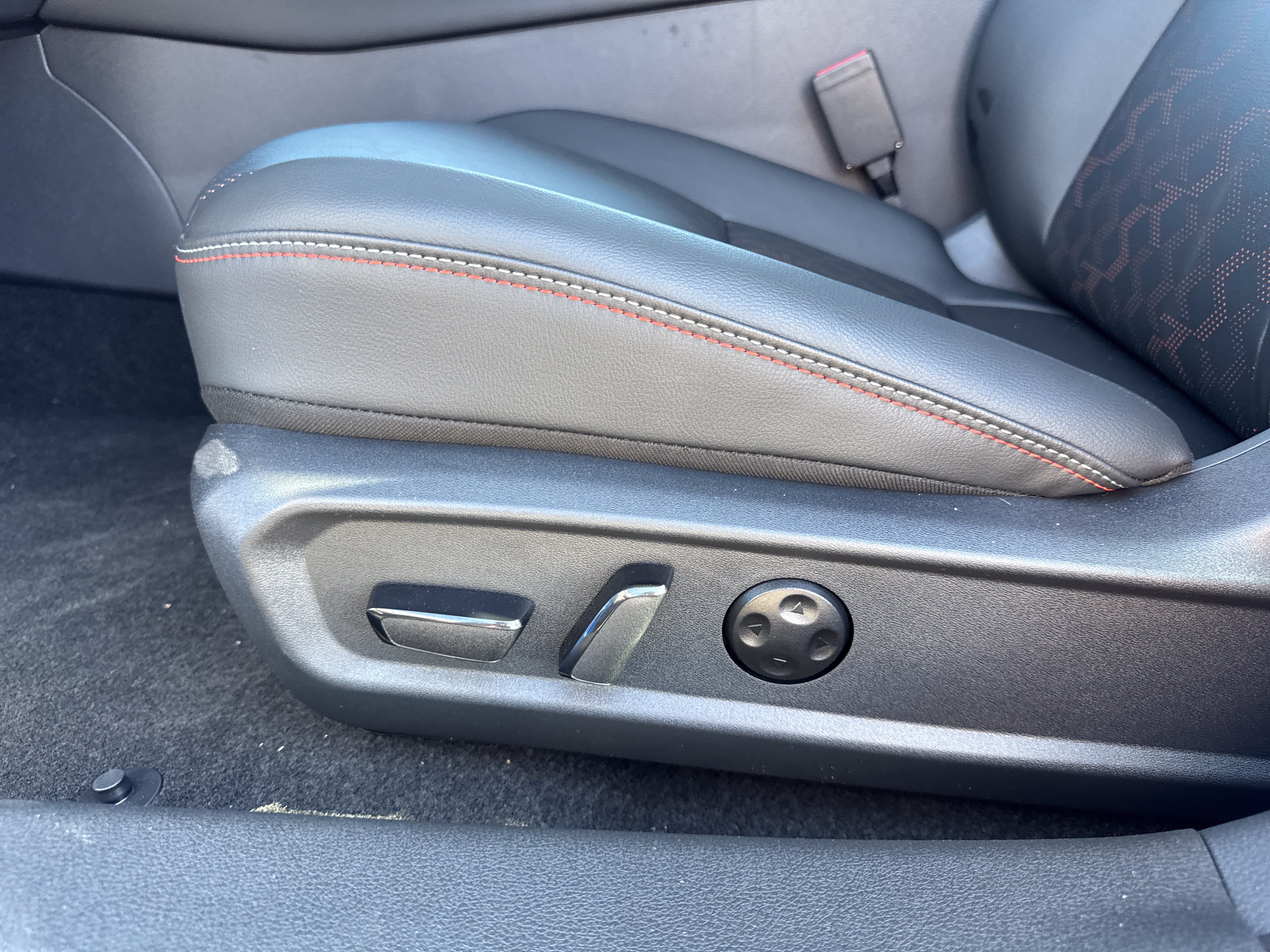 New 2026 Nissan Sentra SR w/ SR Premium Package FWD image 13