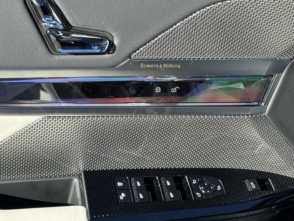Used 2024 BMW 760i xDrive image 22