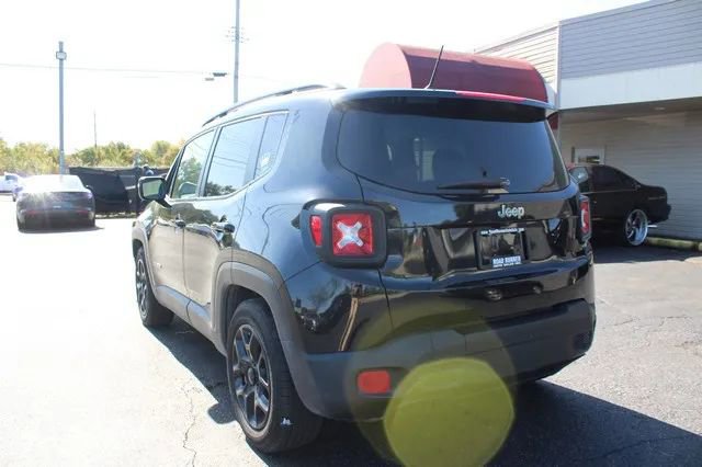 Used 2015 Jeep Renegade Latitude w/ Popular Equipment Group FWD image 9