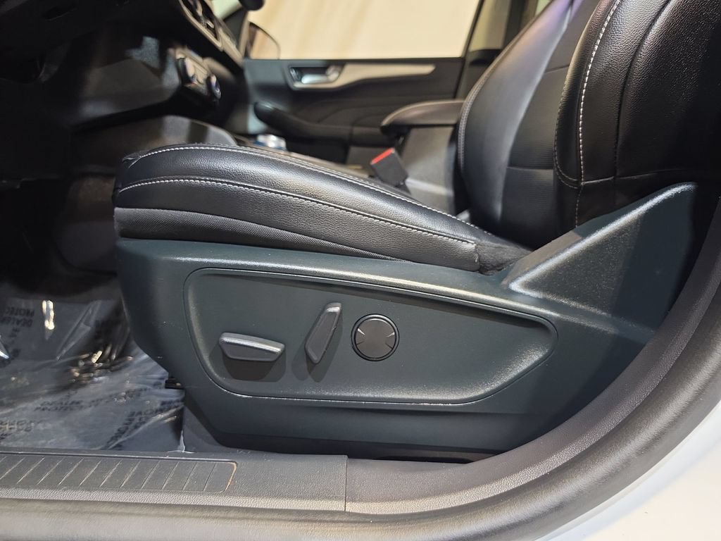 Used 2022 Ford Escape SEL AWD/4WD image 14