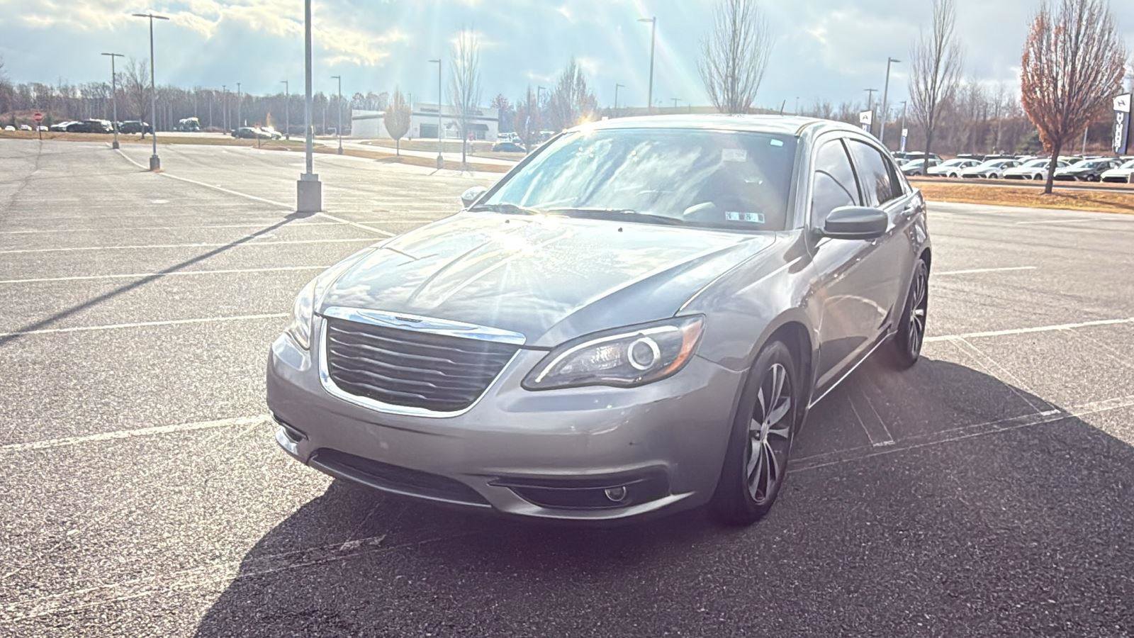 Used 2013 Chrysler 200 Limited w/ Sun/Sound Group image 16