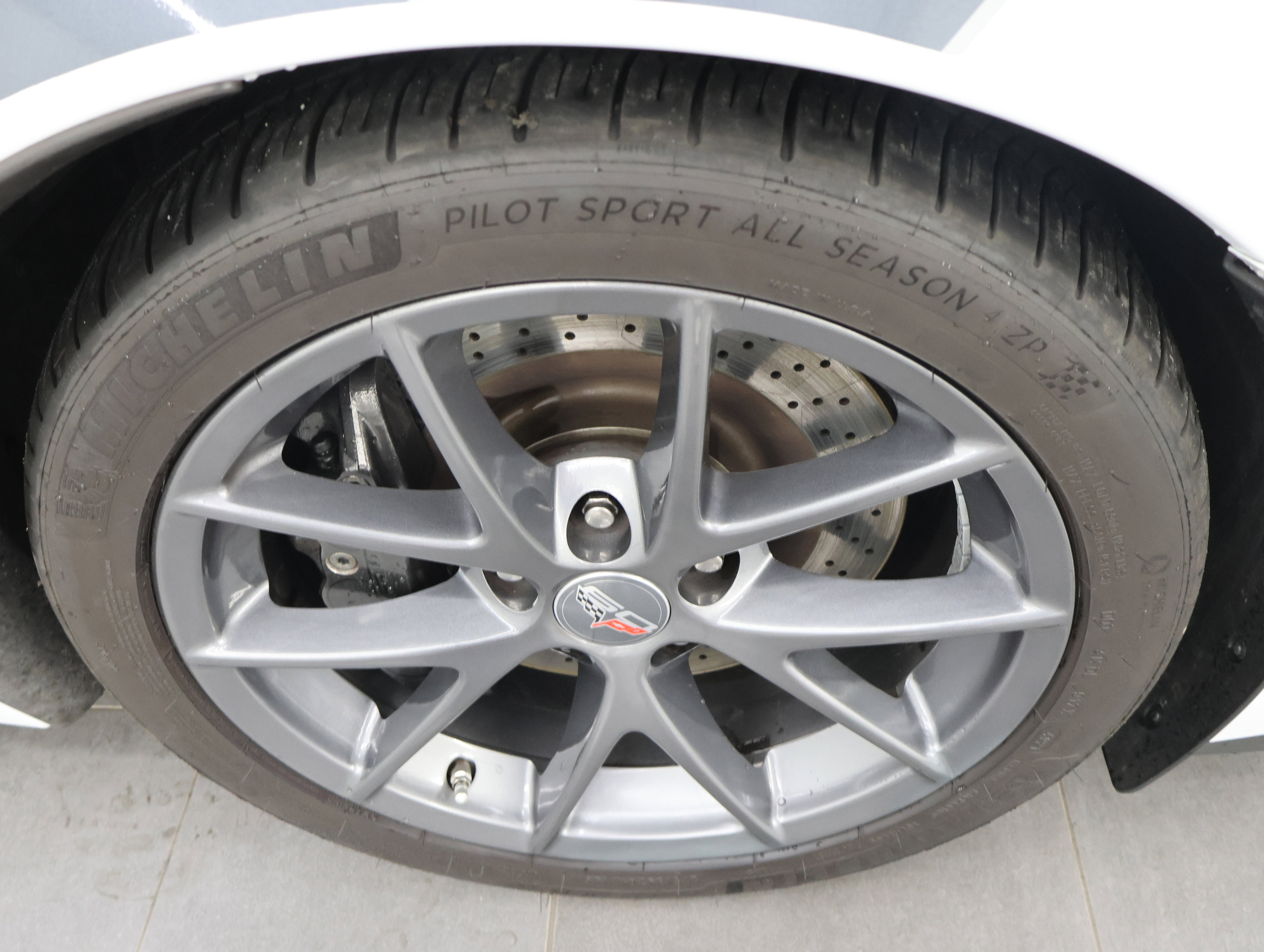 Used 2013 Chevrolet Corvette Grand Sport w/ 4LT Preferred Equipment Group RWD image 3