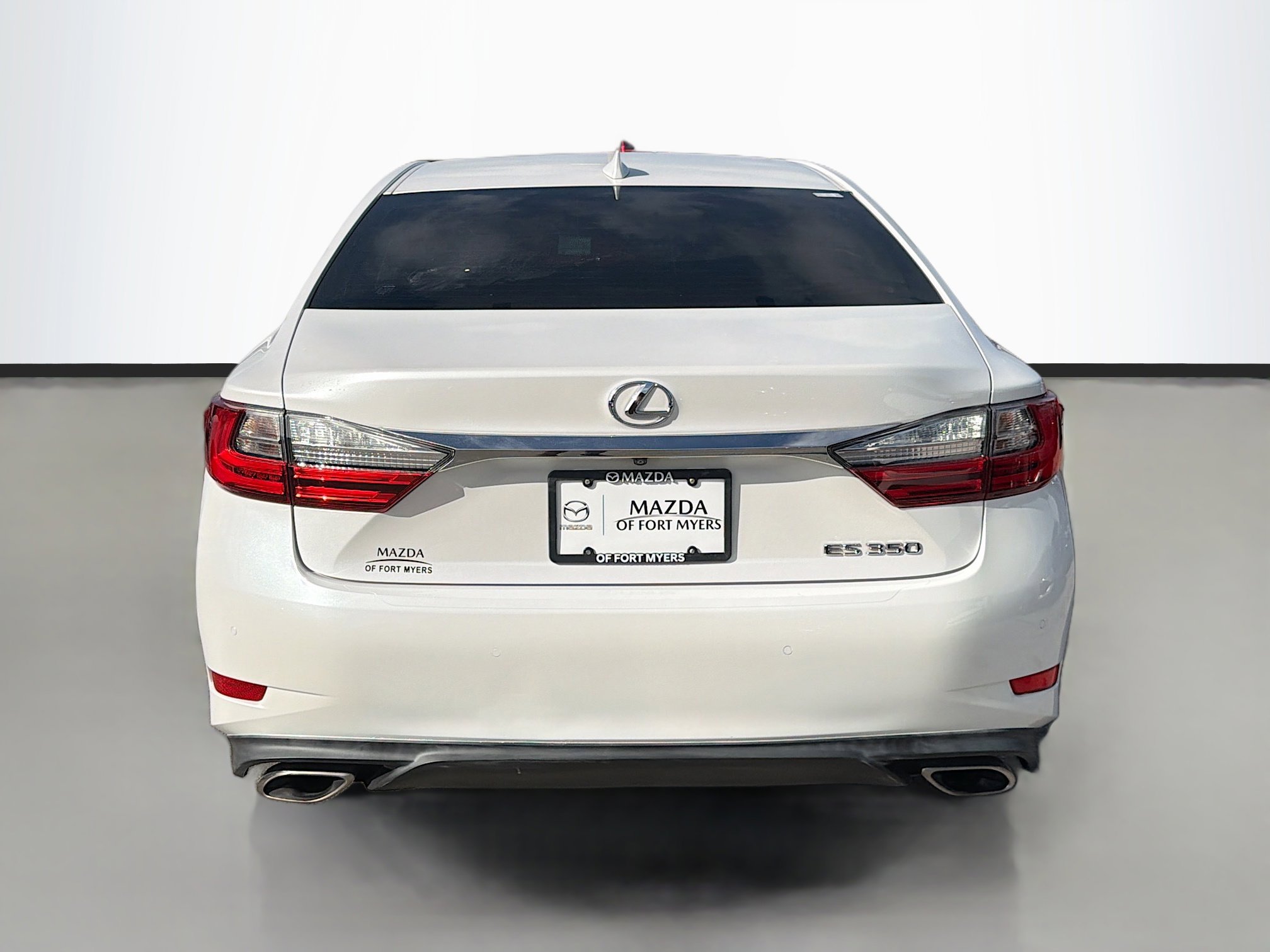 Used 2016 Lexus ES 350 w/ Luxury Package w/Wood Trim image 4