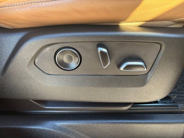 Used 2021 Cadillac Escalade ESV Premium Luxury w/ Performance Package image 31