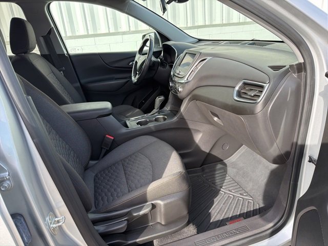 Used 2020 Chevrolet Equinox LT w/ Driver Convenience Package image 36