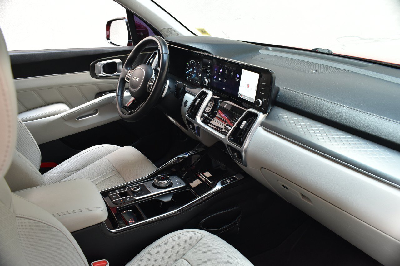 Used 2023 Kia Sorento SX Prestige w/ Panoramic Sunroof Package AWD/4WD image 19