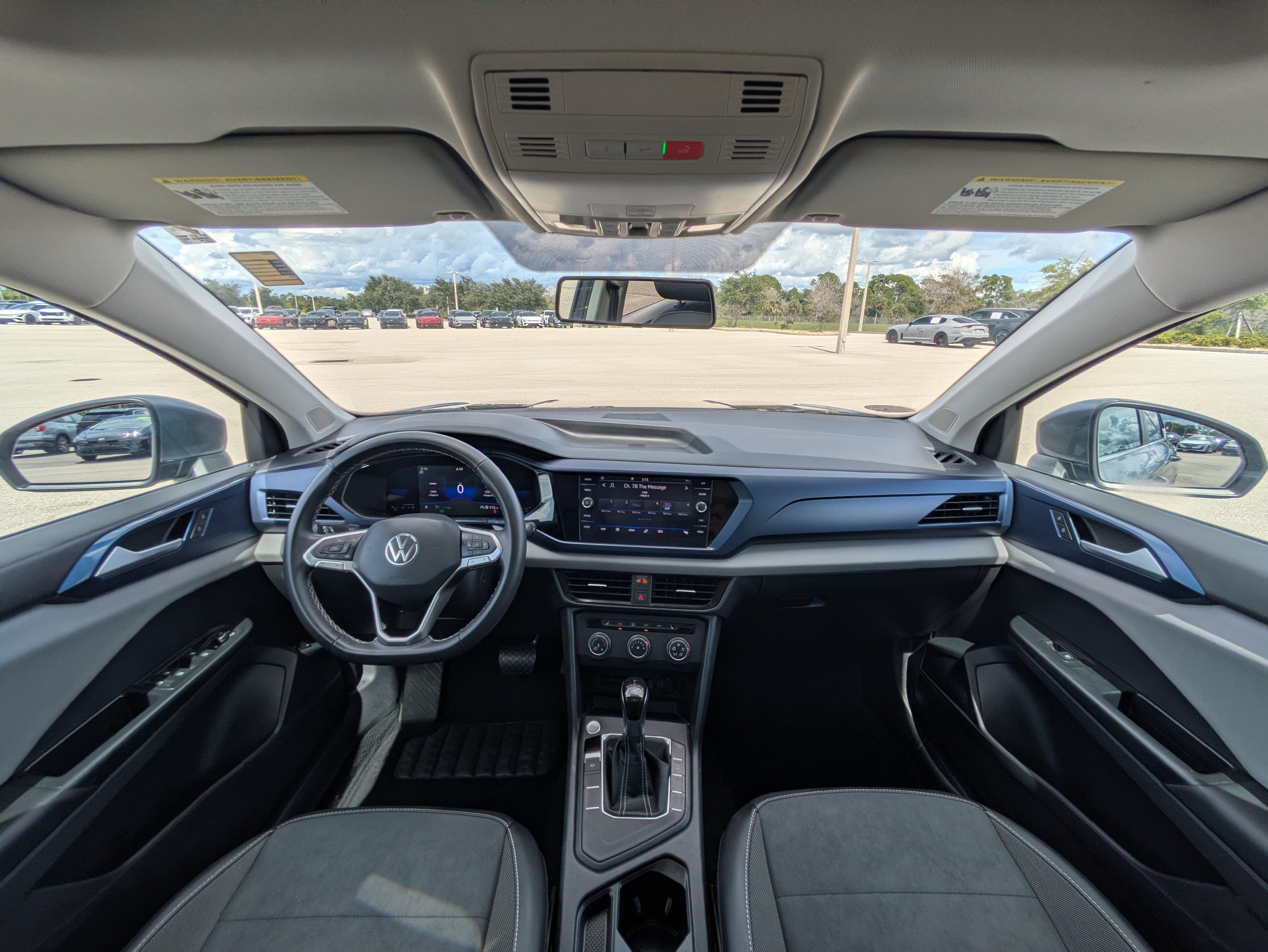 Used 2022 Volkswagen Taos SE w/ Panoramic Sunroof Package FWD image 33