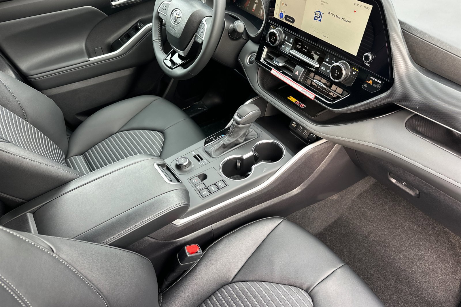 New 2026 Toyota Highlander XSE image 15