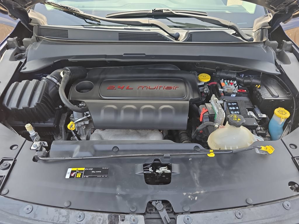 Used 2018 Jeep Compass Latitude w/ Popular Equipment Group AWD/4WD image 28