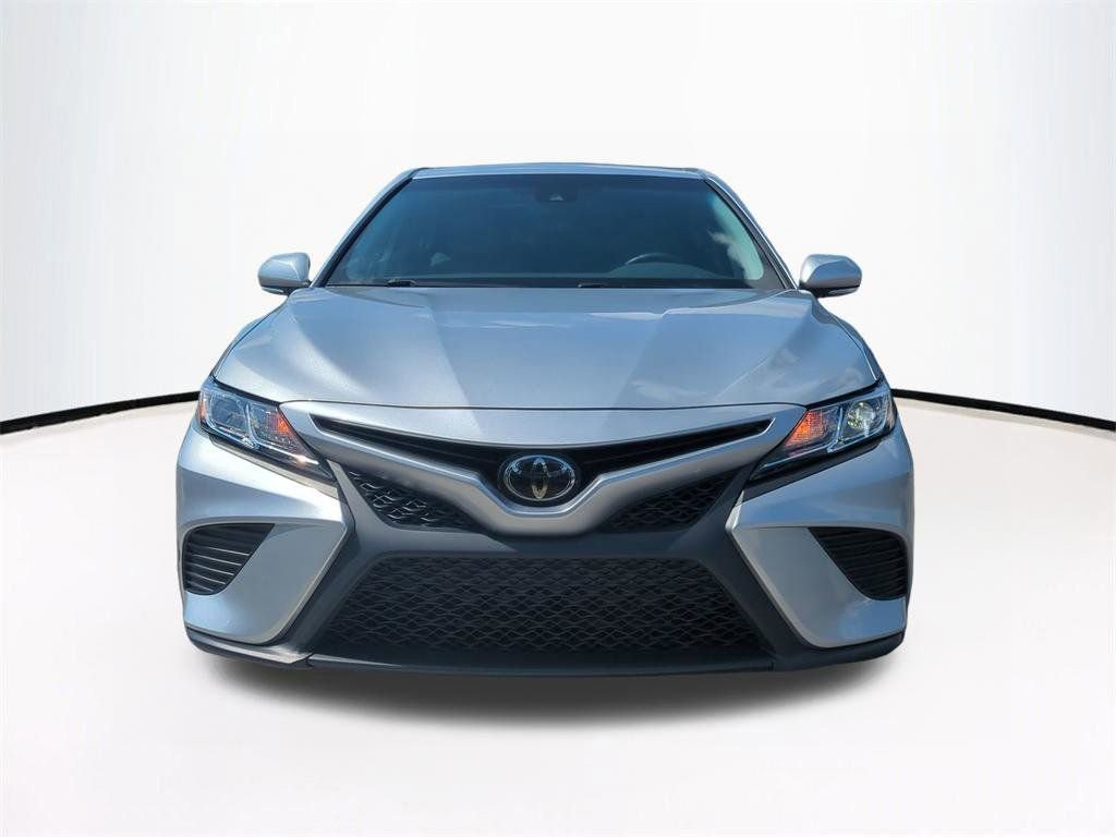 Used 2019 Toyota Camry SE w/ Convenience Package FWD image 3