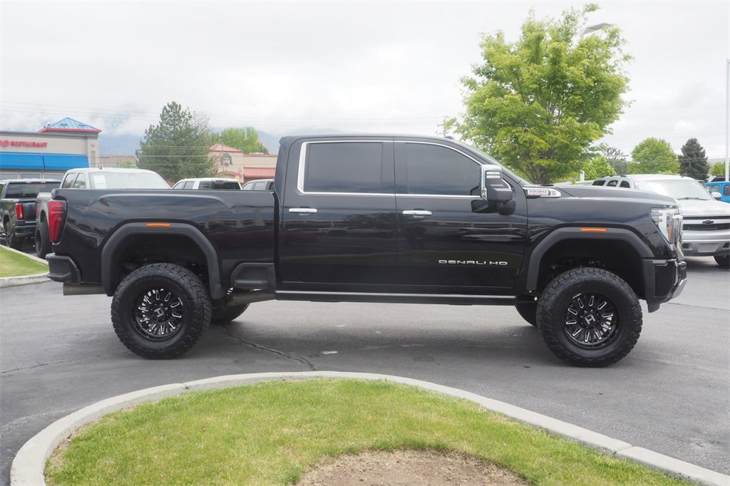 Used 2024 GMC Sierra 3500 Denali w/ Denali Reserve Package image 4