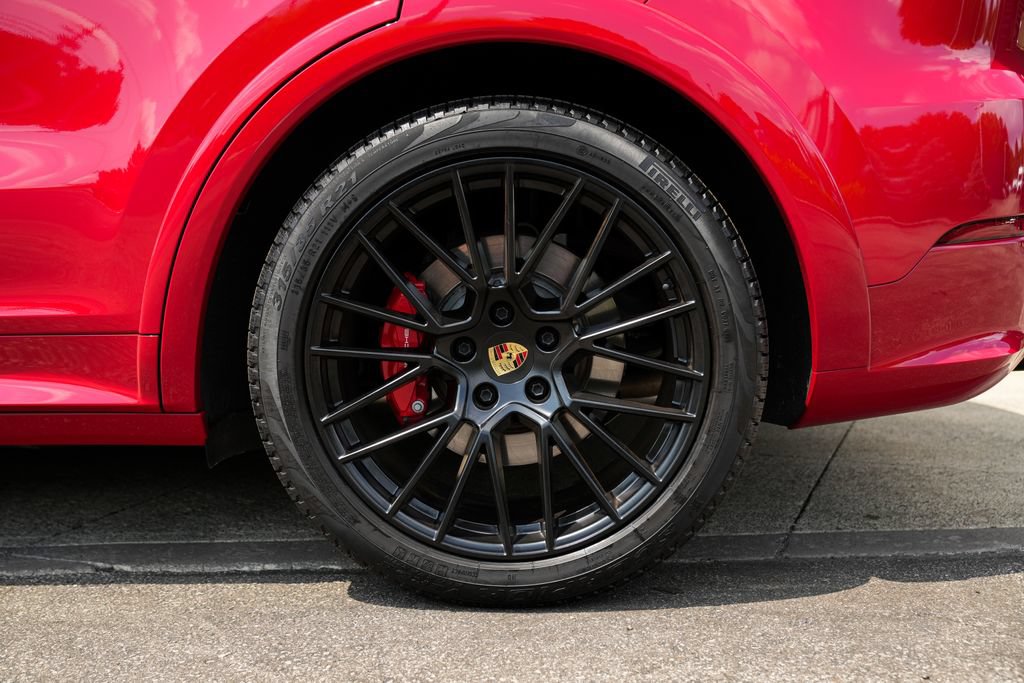 Certified 2023 Porsche Cayenne GTS AWD/4WD image 13