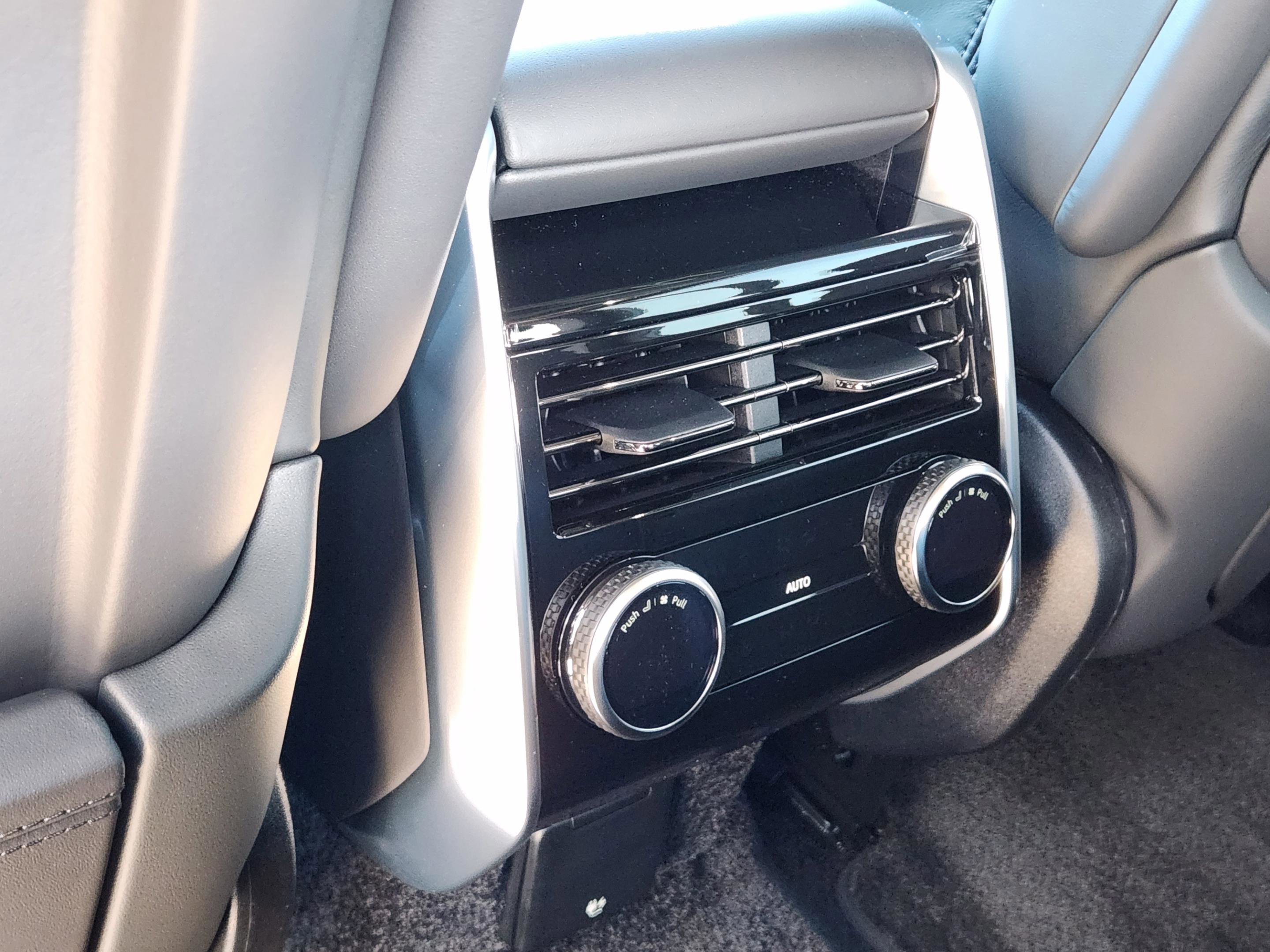 New 2026 Land Rover Range Rover Long Wheelbase Autobiography image 26