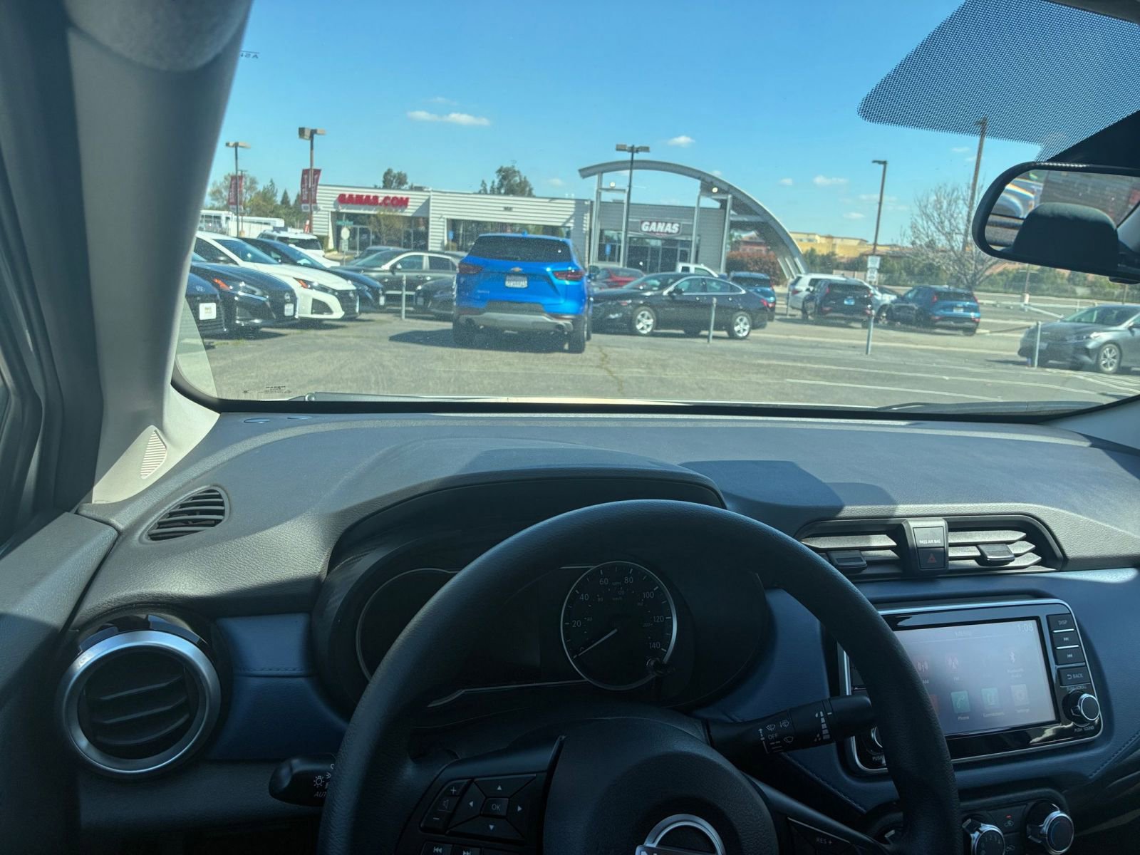 Used 2025 Nissan Versa SV image 32