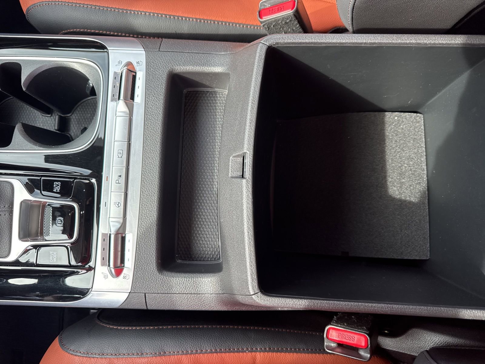 Used 2023 Kia Carnival SX Prestige image 35