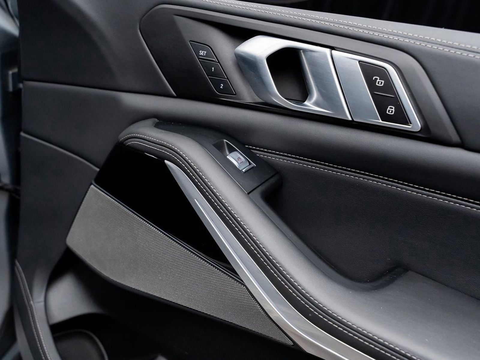 Used 2023 BMW X7 xDrive40i w/ Premium Package image 66