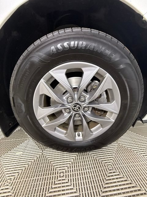 Used 2022 Toyota Sienna XLE FWD image 13