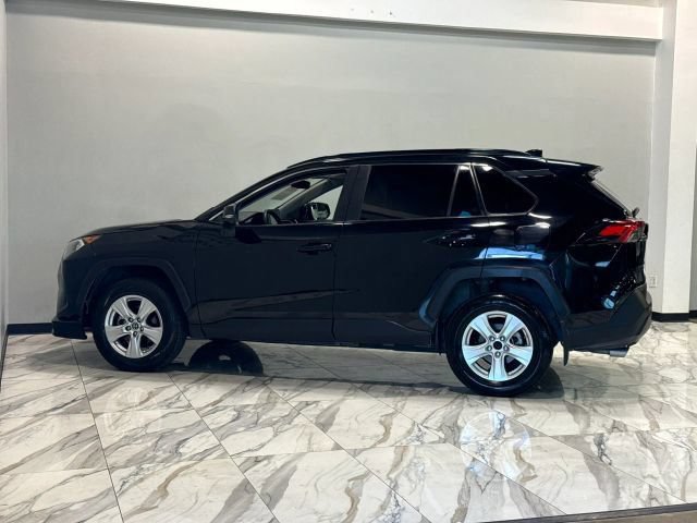 Used 2019 Toyota RAV4 XLE w/ Convenience Package FWD image 9
