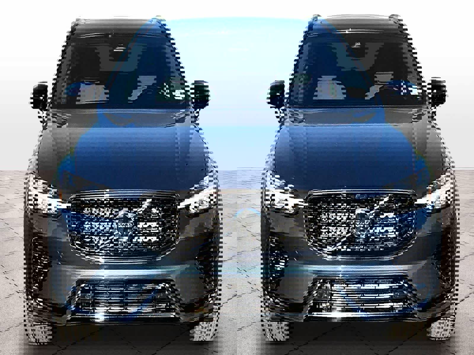 Used 2025 Volvo XC60 T8 Plus w/ Protection Package Premier image 3