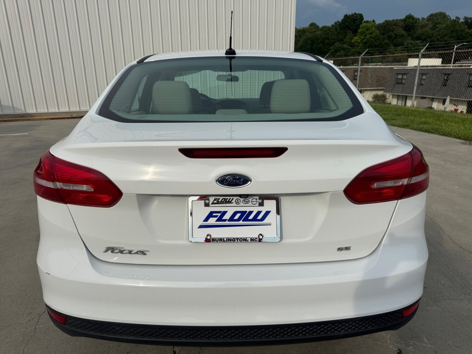 Used 2018 Ford Focus SE FWD image 18