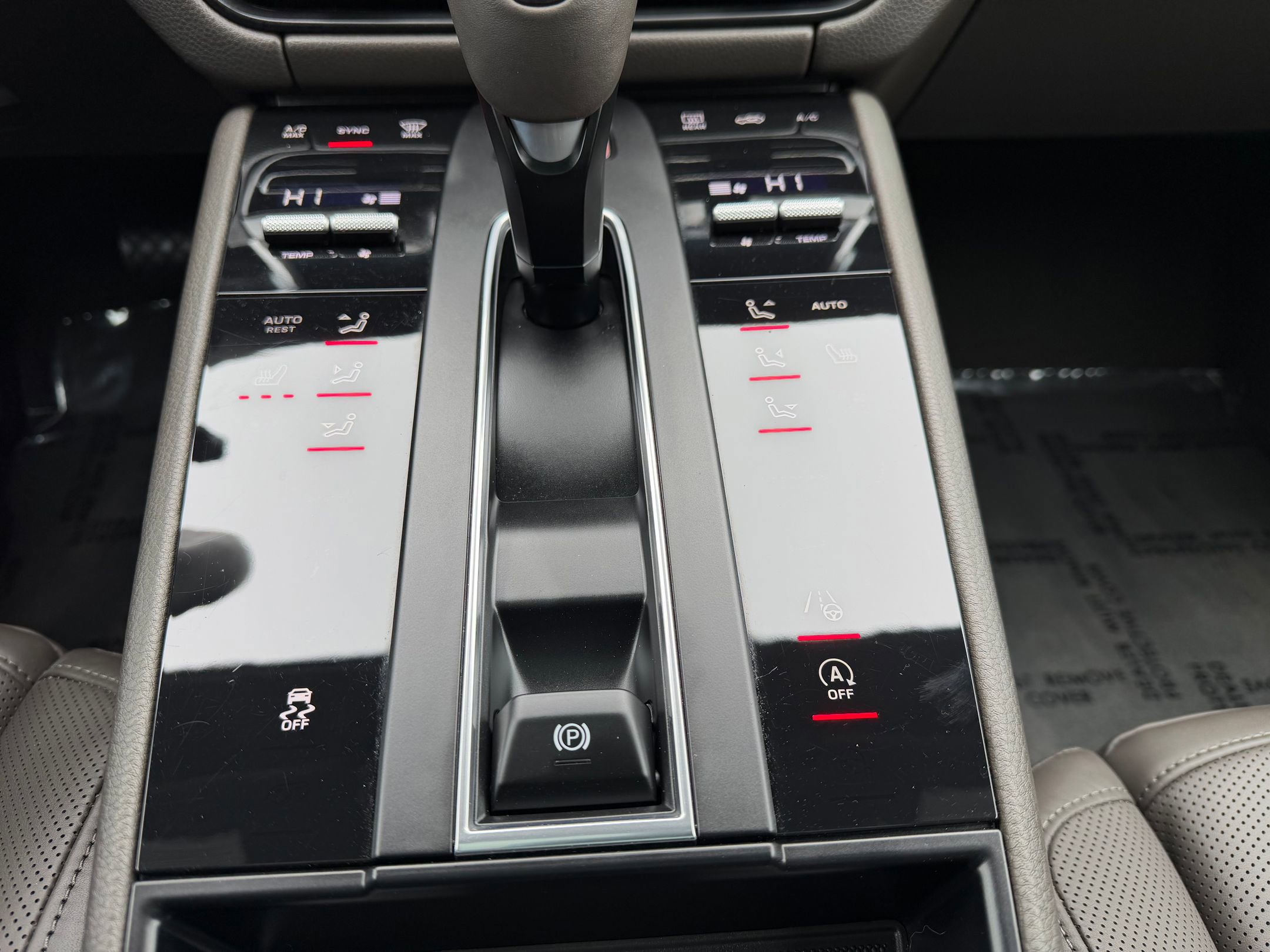 Certified 2023 Porsche Macan image 29