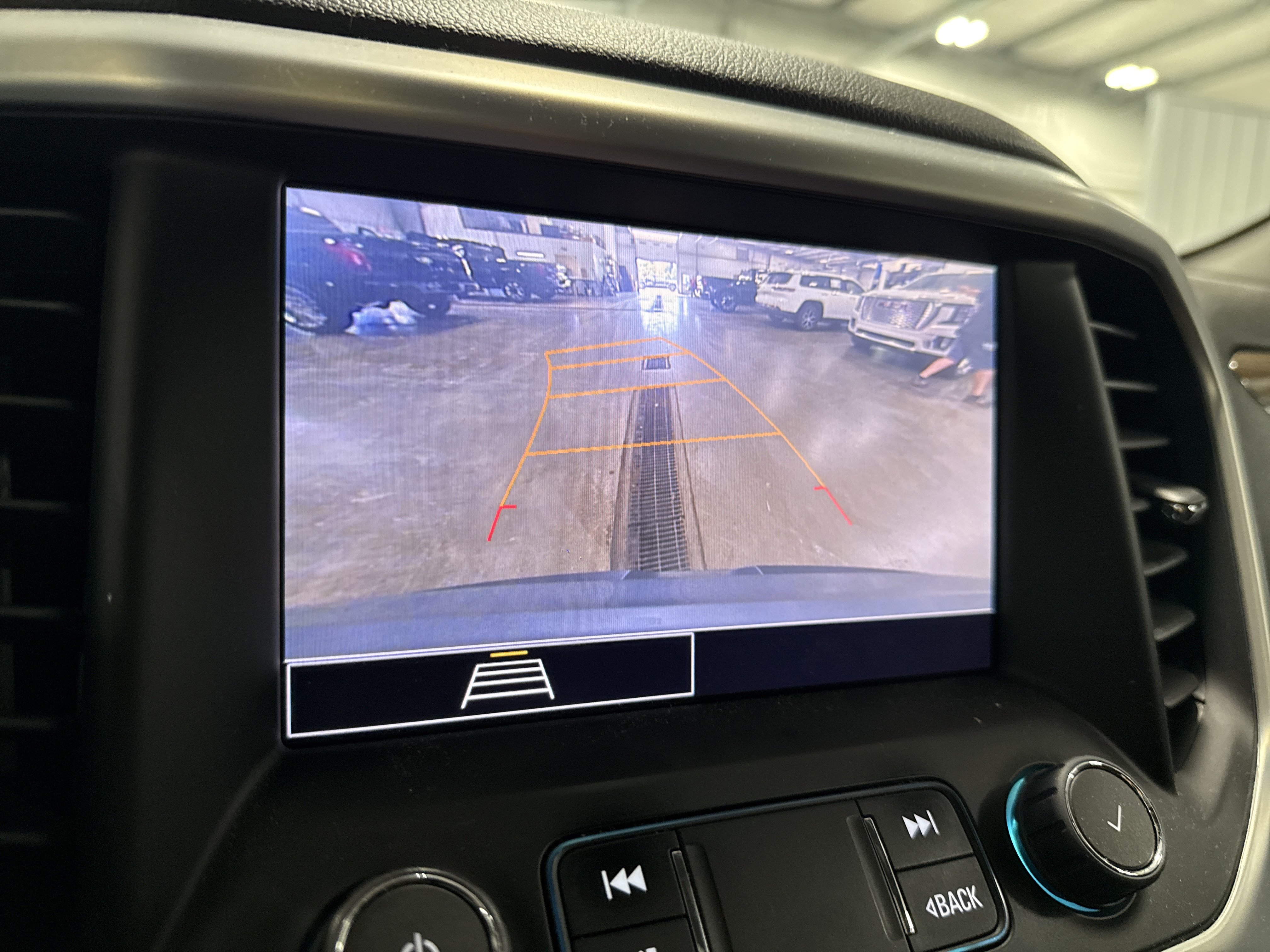 Used 2023 GMC Acadia SLE w/ Driver Convenience Package AWD/4WD image 14