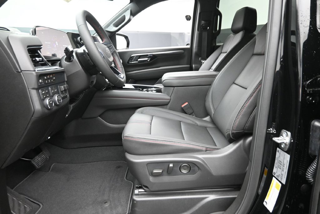 New 2027 Chevrolet Suburban RST w/ Comfort Package AWD/4WD image 17