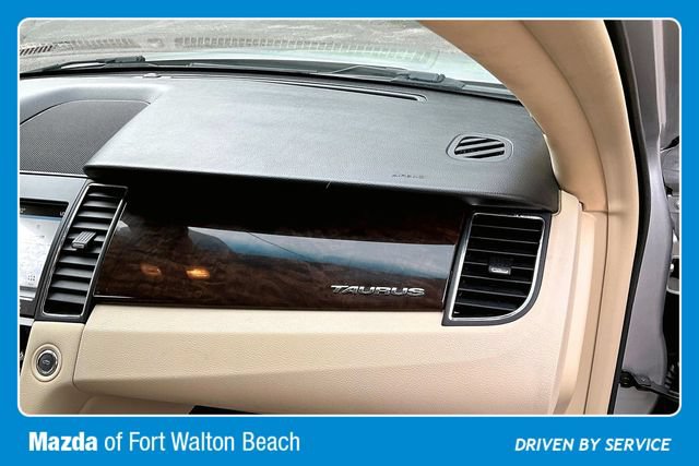 Used 2018 Ford Taurus Limited FWD image 23
