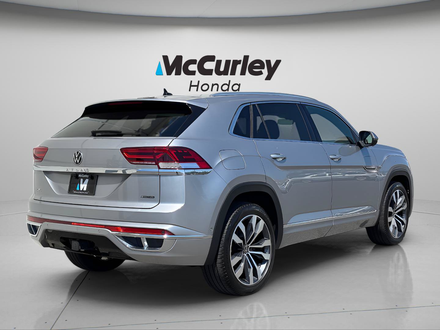 Used 2023 Volkswagen Atlas Cross Sport SEL Premium R-Line AWD/4WD image 3