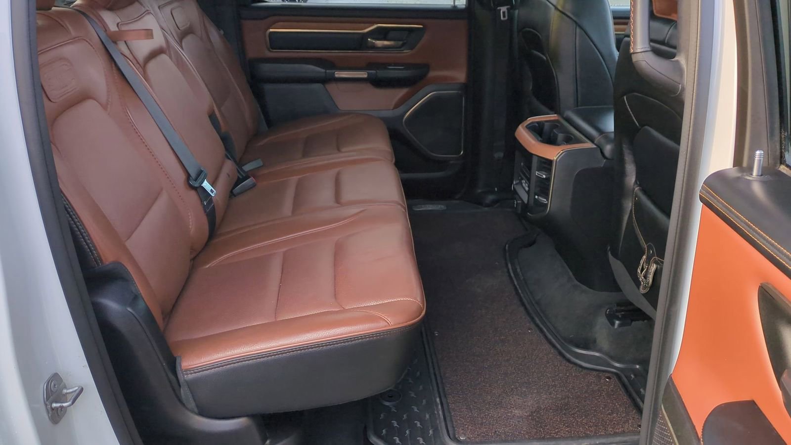 Used 2022 RAM 1500 Limited w/ Body-Colour Bumper Group image 21